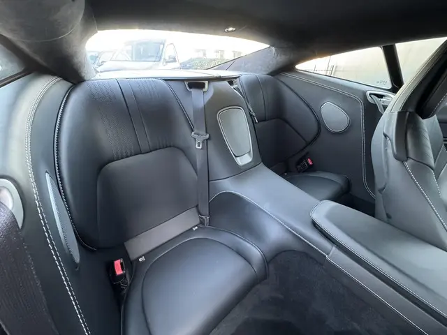 Aston Martin DB11 5.2 V12 2017 Benzine 42