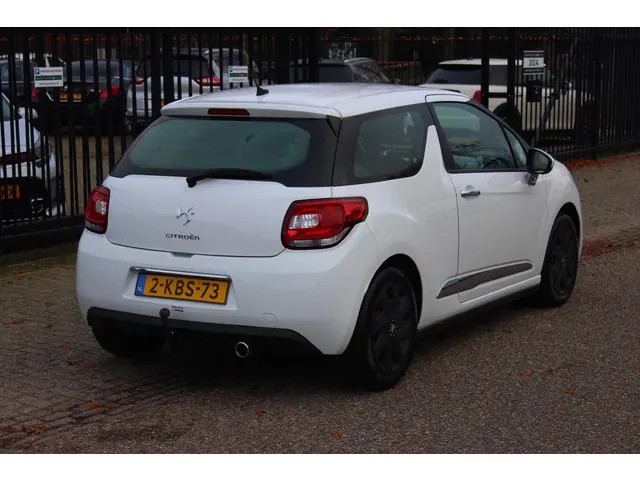 Citroën DS3 1.2 VTi Chic 2013 Benzine 9