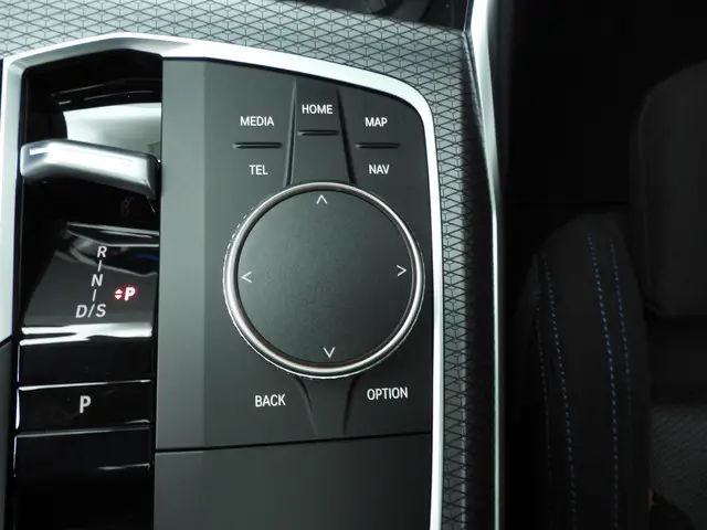 BMW 3 Serie Touring 330e 2024 Hybride Benzine 50