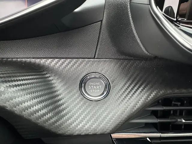 Peugeot 2008 1.2 Hybrid 145 PK GT 2025 Hybride Benzine 24