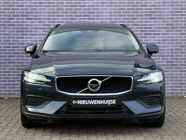 Volvo V60 2.0 B4 Momentum Business 2021 Benzine 13