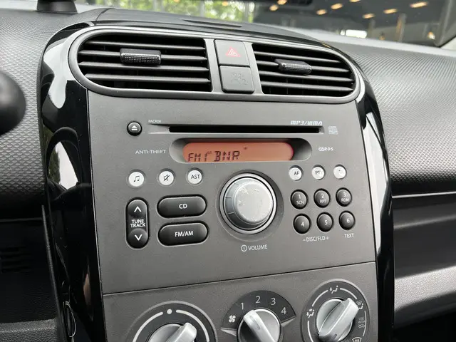 Suzuki Splash 1.0 VVT Comfort EASSS 2014 Benzine 10