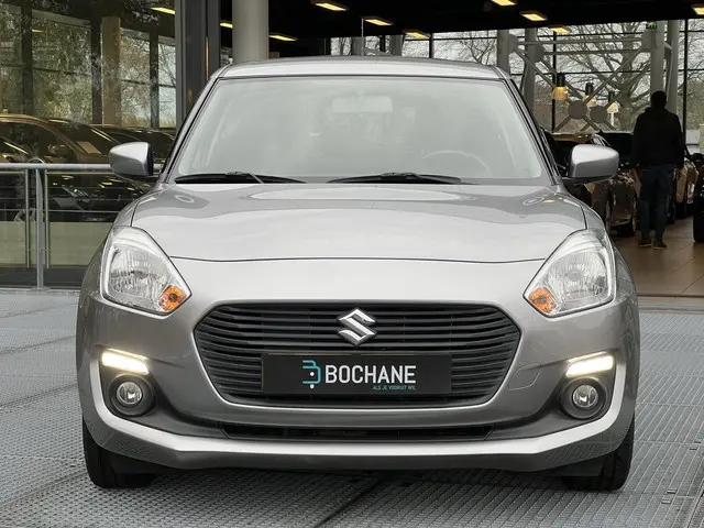 Suzuki Swift 1.2 Select Smart Hybrid 2021 Benzine 18