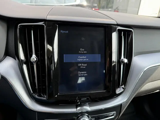 Volvo XC60 2.0 T5 AWD Momentum Pro 2018 Benzine 29