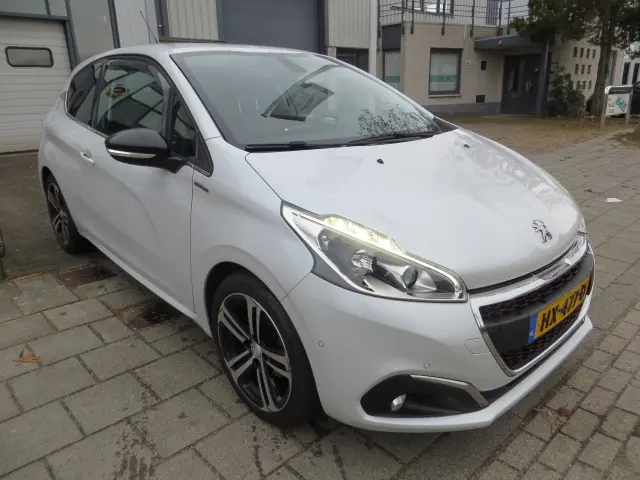 Peugeot 208 1.2 PureTech GT-line 2016 Benzine 11