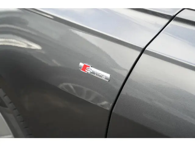 Audi A6 Avant 40 TFSI S edition 2022 Benzine 37