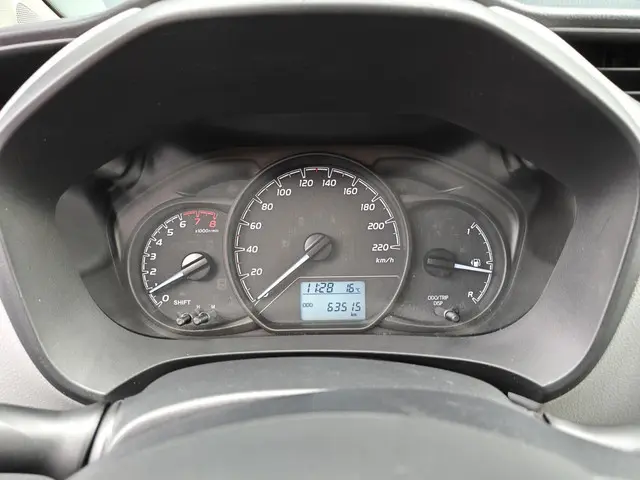 Toyota Yaris 1.0 VVT-i Aspiration 2017 Benzine 14