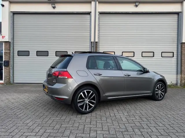 Volkswagen Golf 2