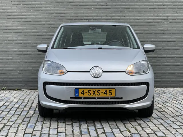 Volkswagen up! 1.0 MOVE UP! BLUEMOTION 2014 Benzine 9
