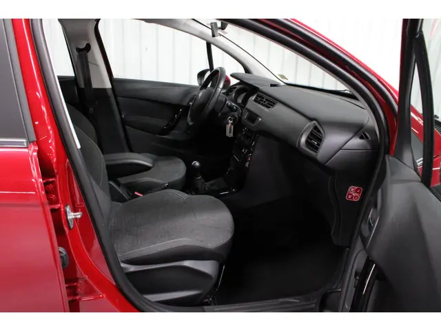 Citroën C3 1.0 PureTech Collection 2015 Benzine 22