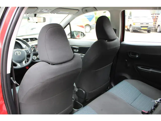 Toyota Yaris 1.3 2013 Benzine 14