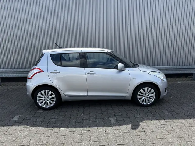 Suzuki Swift 1.2 Summer EASSS 2012 Benzine 10