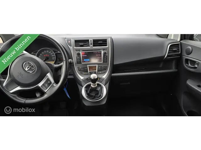 Toyota Verso-S 1.3 VVT-i Dynamic 2013 Benzine 14