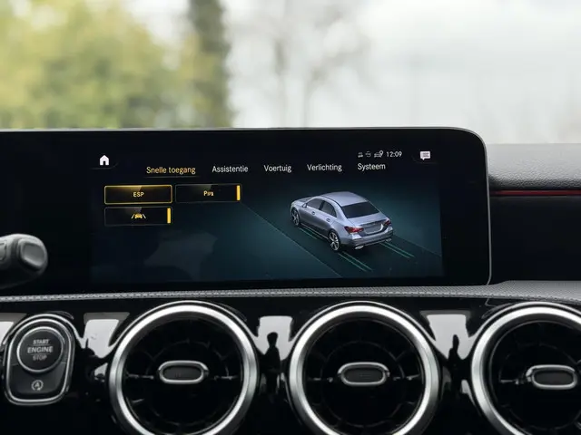 Mercedes-Benz A-Klasse 200 Aut. AMG Sport 2020 Benzine 27