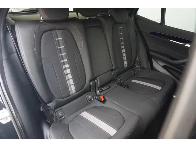 BMW X2 xDrive25e 2023 Hybride Benzine 10