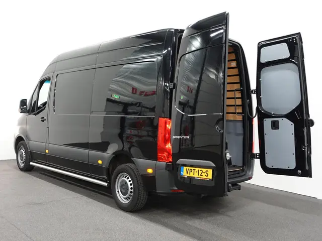 Mercedes-Benz Sprinter L2H2 2022 Diesel 39