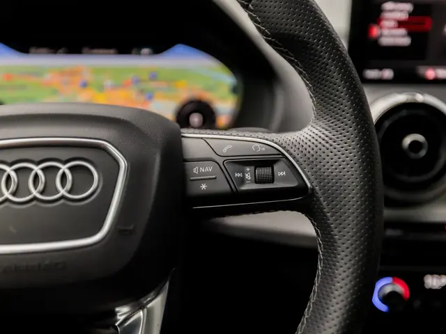 Audi Q2 35 TFSI S-Line Sport 2020 Benzine 24