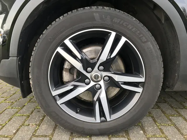 Volvo XC40 2.0 T4 R-Design Automaat 2018 Benzine 9