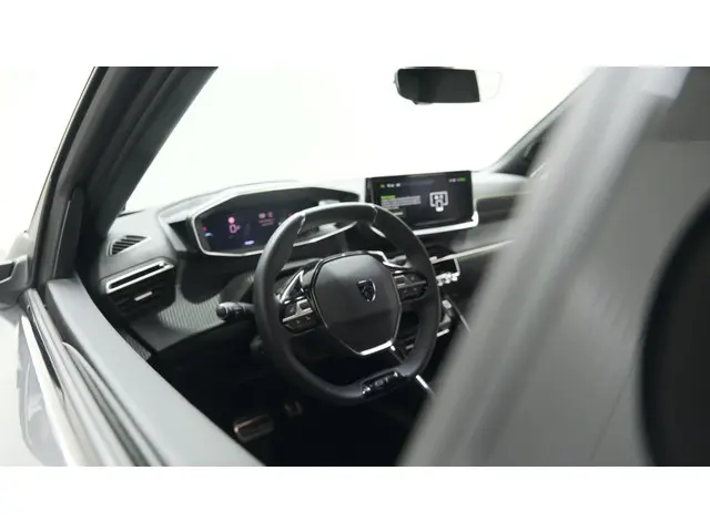 Peugeot 2008 PureTech 130 EAT8 GT 2024 Benzine 2