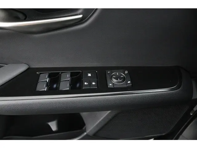 Lexus UX 250h Business Line 2022 Hybride Benzine 27