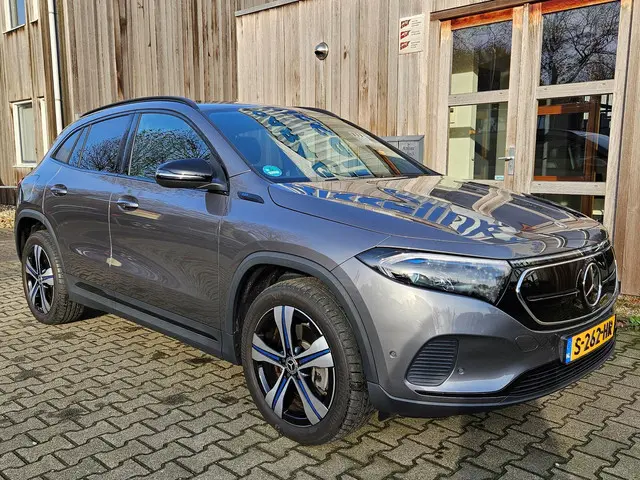 Mercedes-Benz EQA 250 Luxury Line 67 kWh 2022 Elektrisch 3