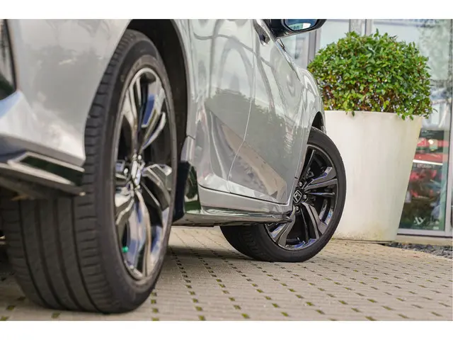 Honda Civic 1.5i VTEC SPORT PLUS 2017 Benzine 12