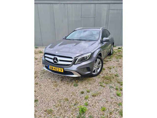 Mercedes-Benz GLA 180 Prestige 2015 Benzine 9