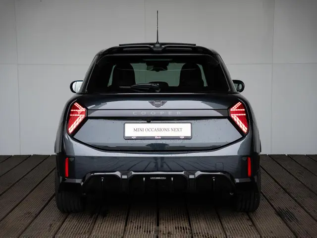 MINI 5-Deurs Cooper C 2025 Benzine 5