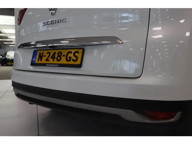 Renault Grand Scénic 1.3 TCe Bose 2019 Benzine 27