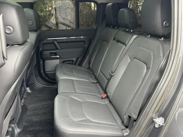 Land Rover Defender 110 P400E 2023 Hybride Benzine 25