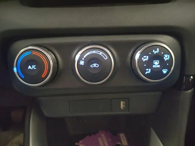 Toyota Yaris 1.0 VVT-i Active 2024 Benzine 19