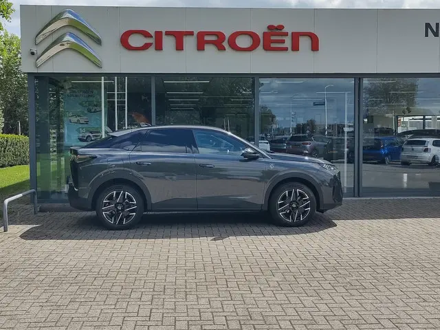 Peugeot 3008 1.2 Hybrid 136 GT 2024 Hybride Benzine 4
