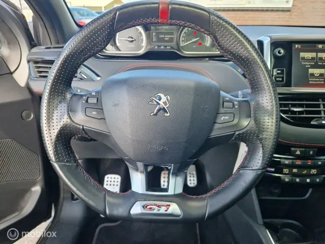 Peugeot 208 1.6 e-THP GTi 2017 Benzine 8