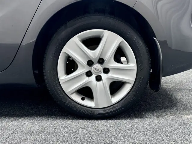 Opel Zafira Tourer 1.4 Cosmo 2013 Benzine 26