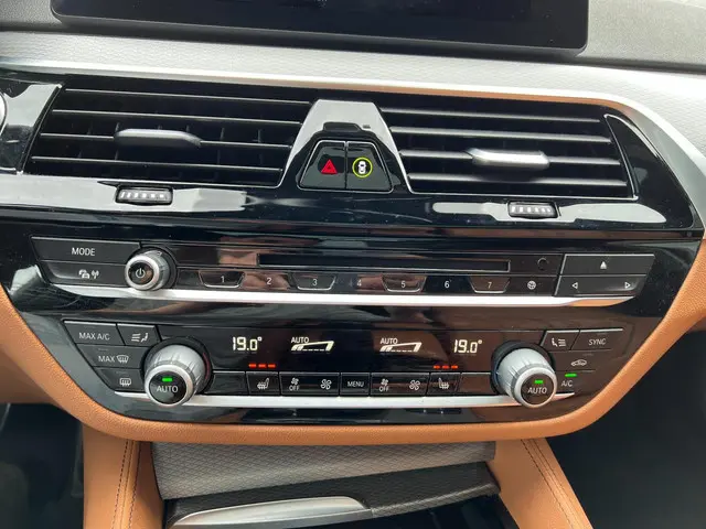 BMW 5 Serie Touring 520i High Executive 2018 Benzine 27