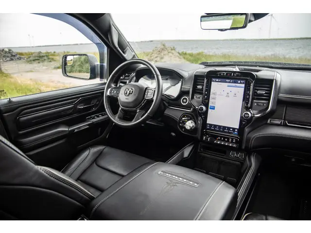 Dodge Ram 1500 5.7 V8 4x4 Crew Cab Limited 2024 Benzine 55