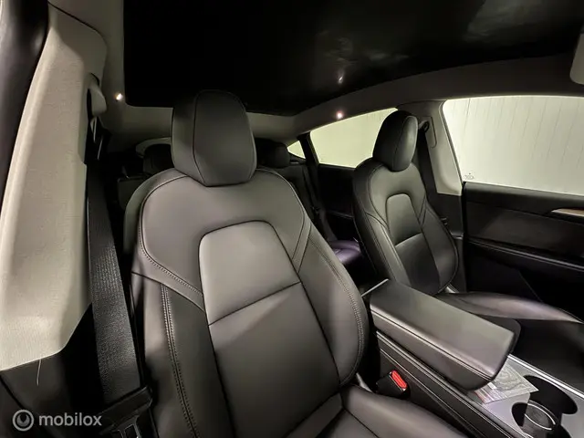 Tesla Model Y Long Range AWD 75 kWh 2022 Elektrisch 11