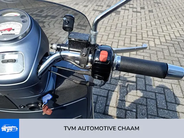 Vespa GTV Scooter 300 Sei Giorni LE 2020 Benzine 13