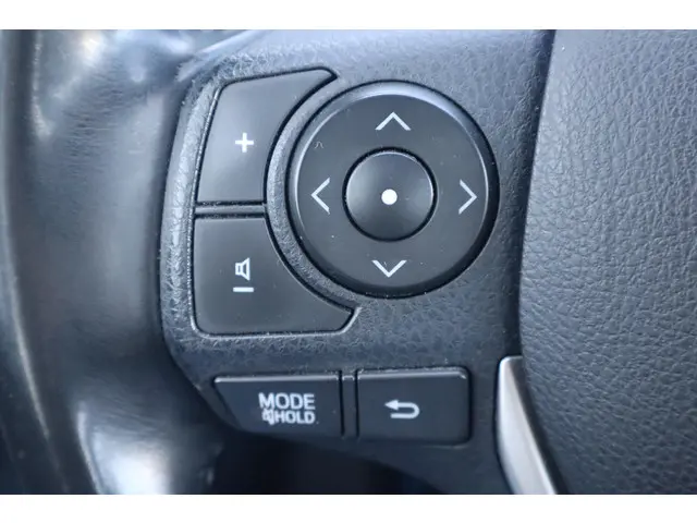 Toyota Auris 1.8 Hybrid Aspiration 2013 Hybride Benzine 25