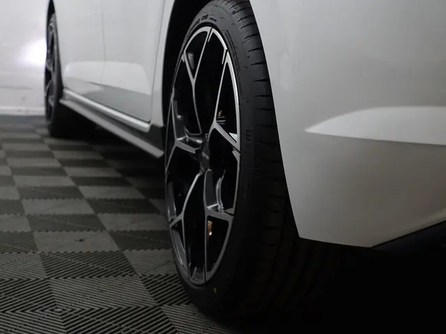 Volkswagen Polo 1.0 TSI R Line Aut- 2020 Benzine 28