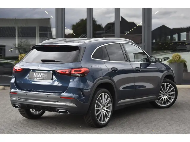 Mercedes-Benz GLA 250 e AMG Line 2022 Hybride Benzine 4