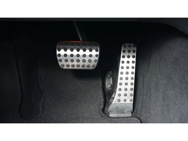 Mercedes-Benz GLC Coupé 300 245pk 4MATIC 2017 Benzine 44