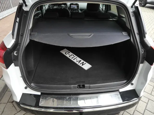 Renault Clio Estate 0.9 TCe Limited 2017 Benzine 9