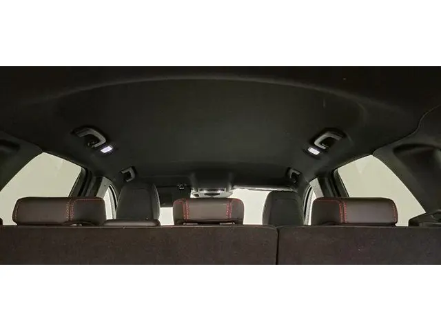Ford Kuga 2.5 PHEV ST-Line X 2024 Hybride Benzine 31