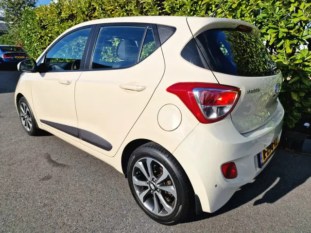 Hyundai i10 1.2i pas 68.000 Automaat 2015 Benzine 17