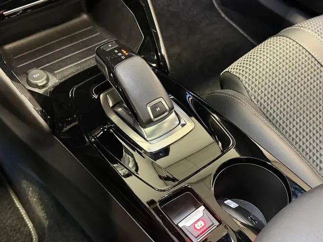 Peugeot 2008 1.2 GT-LINE 2021 Benzine 21