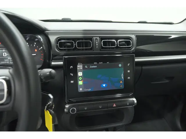 Citroën C3 PureTech 110 S&S Shine 2020 Benzine 57