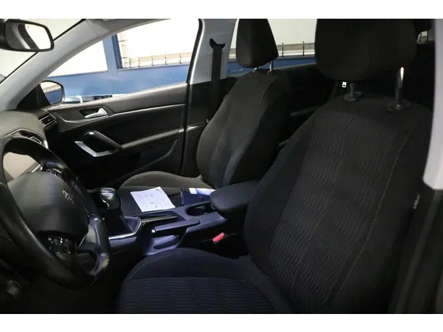 Peugeot 308 2