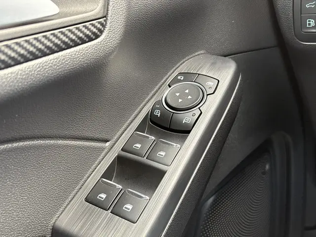 Ford Kuga 2.5 PHEV ST-Line X 2025 Hybride Benzine 24