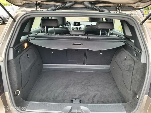 Mercedes-Benz B-Klasse 180, clima, navi. 2012 Benzine 16